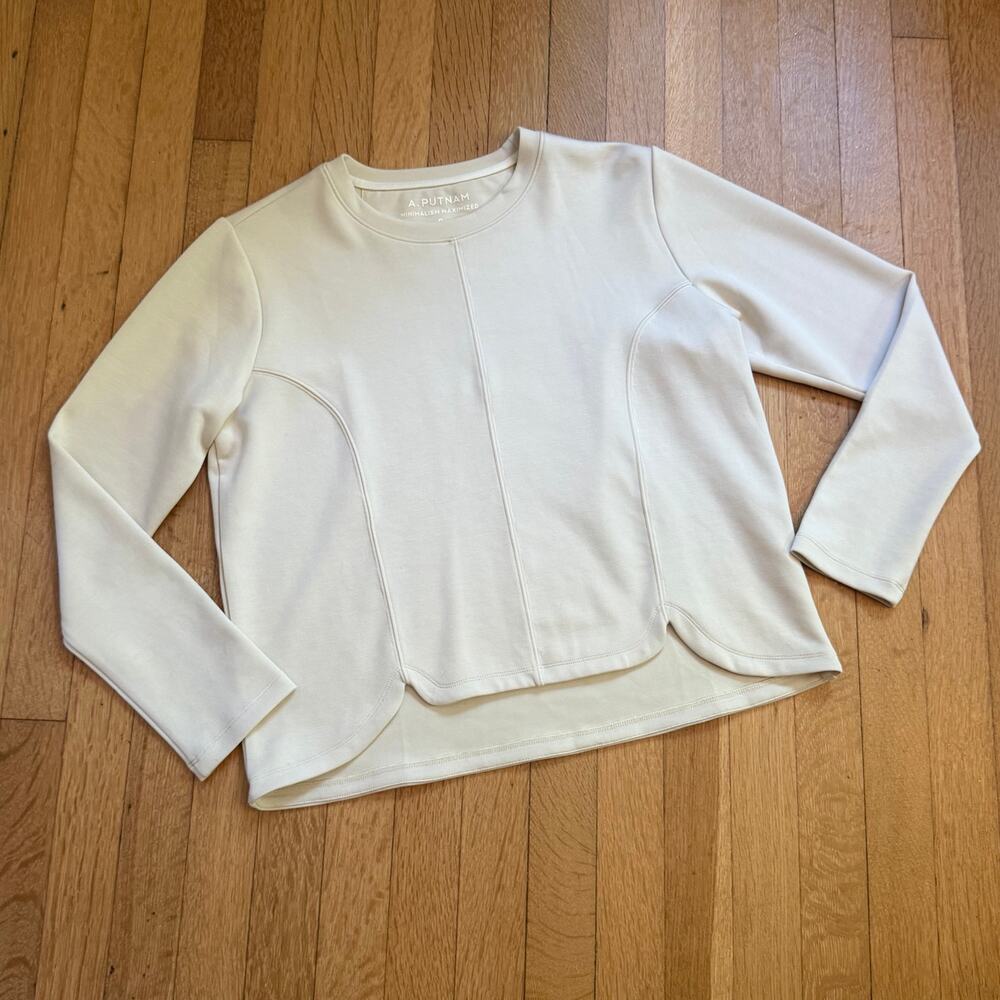 A Putnam Pullover S NWOT